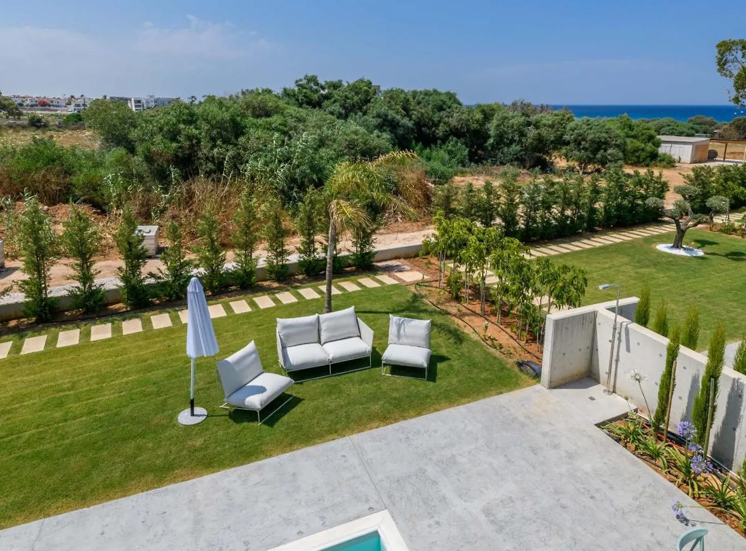 By The Beach - Blue Topaz Villa Protaras Cyprus